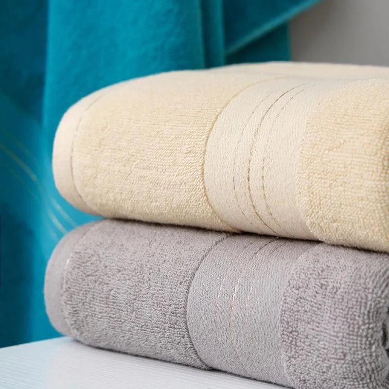 "70*140cm Bath Towel - Absorbent & Versatile"