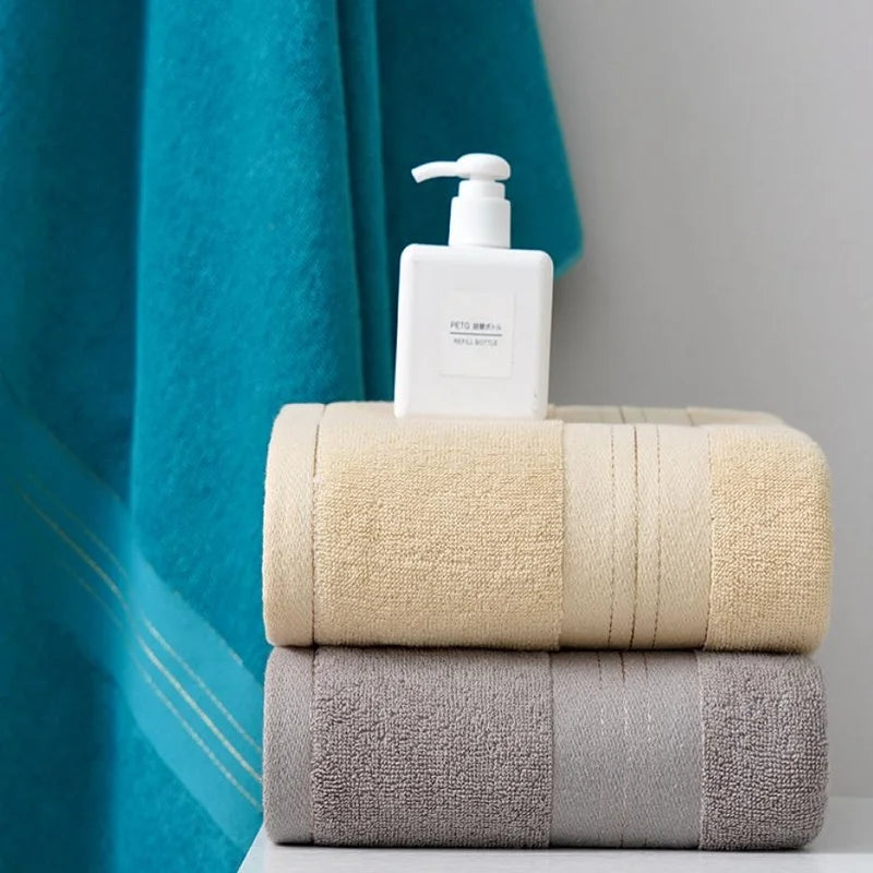 "70*140cm Bath Towel - Absorbent & Versatile"